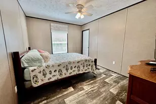 2852 Feral Ln, Caryville, FL 32427 - Photo 18