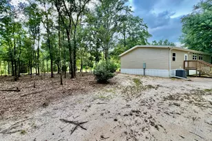 2852 Feral Ln, Caryville, FL 32427 - Photo 36