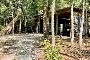 2852 Feral Ln, Caryville, FL 32427 - Photo 28