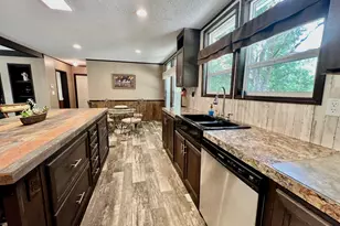 2852 Feral Ln, Caryville, FL 32427 - Photo 8