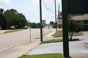 137 N John Sims Parkway N, Valparaiso, FL 32580 - Photo 4