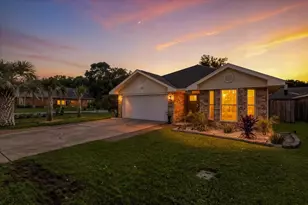 1794 Ivalea Cir, Navarre, FL 32566 - Photo 2