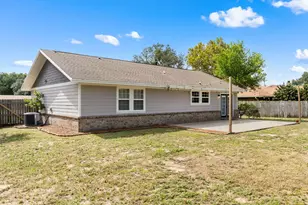 1836 Iris Ln, Navarre, FL 32566 - Photo 32