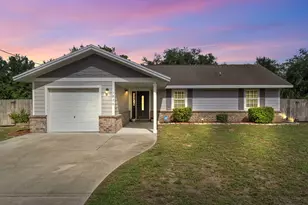 1836 Iris Ln, Navarre, FL 32566 - Photo 2