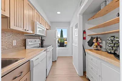 1405 Tina Drive #E, Navarre, FL 32566 - Photo 10