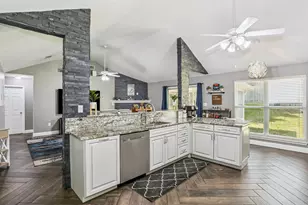 704 Denise Dr, Crestview, FL 32536 - Photo 16