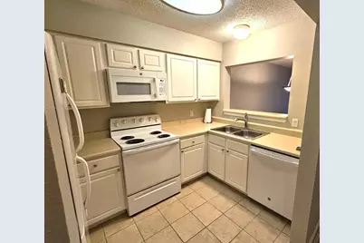 4276 Calinda Lane #APT 125, Niceville, FL 32578 - Photo 12