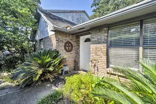 421 Waterway Ln, Fort Walton Beach, FL 32547 - Photo 2