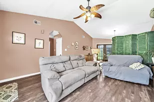 421 Waterway Ln, Fort Walton Beach, FL 32547 - Photo 8