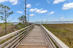 1013 Freeport Ct, Mary Esther, FL 32569 - Photo 34