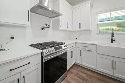1001 E Cross Street E #B, Pensacola, FL 32503 - Photo 8