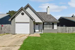 608 Drakes Landing Landing, Mary Esther, FL 32569 - Photo 1