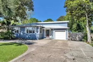 270 NE Beachview Dr NE, Fort Walton Beach, FL 32547 - Photo 1