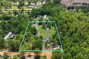 143 Honeysuckle St, Defuniak Springs, FL 32433 - Photo 1