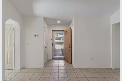 915 Shalimar Point Drive, Shalimar, FL 32579 - Photo 4