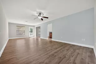 313 Gauntlet Dr, Crestview, FL 32539 - Photo 8