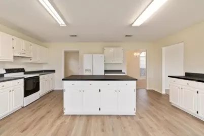 2837 Tamiami Trail, Crestview, FL 32539 - Photo 10