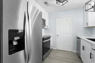 4270 Calinda Ln, Niceville, FL 32578 - Photo 6