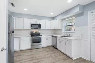 410 Rue Des Tours, Mary Esther, FL 32569 - Photo 12