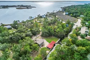 602 Pitts Bayshore Dr, Freeport, FL 32439 - Photo 1