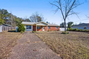 1208 Sunshine Dr, Crestview, FL 32539 - Photo 4