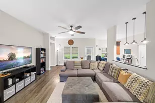 3023 Crown Creek Cir, Crestview, FL 32539 - Photo 8