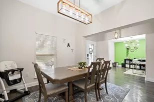 3023 Crown Creek Cir, Crestview, FL 32539 - Photo 2