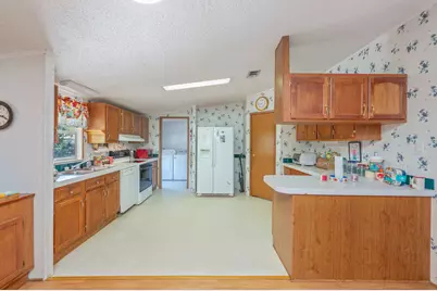 93 W Raphael Road W, Defuniak Springs, FL 32433 - Photo 10