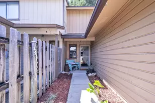 38 NW Baywood Ct NW, Fort Walton Beach, FL 32548 - Photo 4