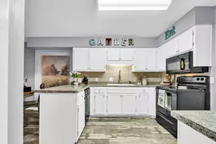 38 NW Baywood Ct NW, Fort Walton Beach, FL 32548 - Photo 1