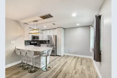 1100 Shoreline Drive #221, Gulf Breeze, FL 32561 - Photo 1