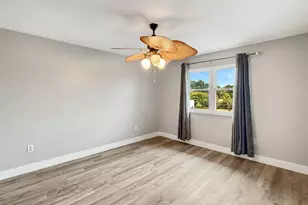 1100 Shoreline Dr, Gulf Breeze, FL 32561 - Photo 12