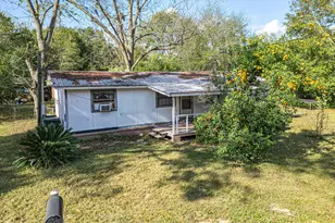 125 Rose Cir, Defuniak Springs, FL 32433 - Photo 1