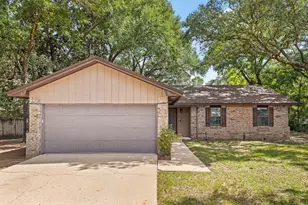 403 Anchors St, Niceville, FL 32578 - Photo 1