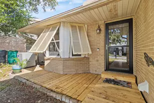 807 Holbrook Cir, Fort Walton Beach, FL 32547 - Photo 2