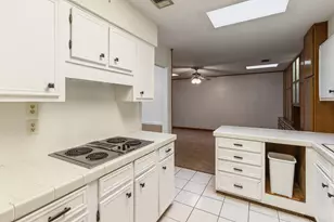 807 Holbrook Cir, Fort Walton Beach, FL 32547 - Photo 10