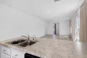 56 Silverthorn St, Freeport, FL 32439 - Photo 8