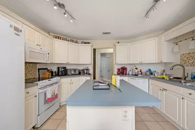 7241 Antoinette Circle, Navarre, FL 32566 - Photo 12