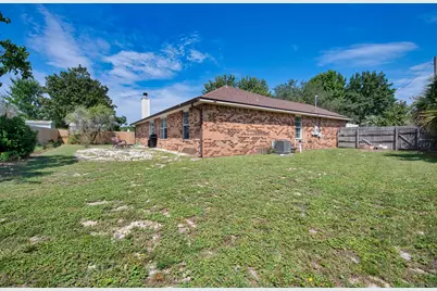 7241 Antoinette Circle, Navarre, FL 32566 - Photo 20