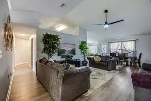 419 Triton St, Crestview, FL 32536 - Photo 8