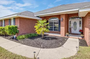 419 Triton St, Crestview, FL 32536 - Photo 2