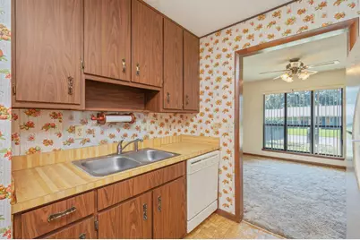 422 Fleetwood Drive, Mary Esther, FL 32569 - Photo 8