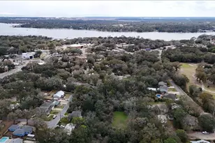 215 Davis Dr, Niceville, FL 32578 - Photo 6