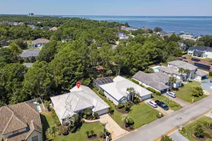 895 Emerald Bay Dr, Destin, FL 32541 - Photo 4