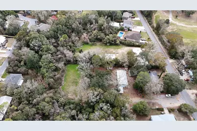 215 Davis Drive, Niceville, FL 32578 - Photo 2