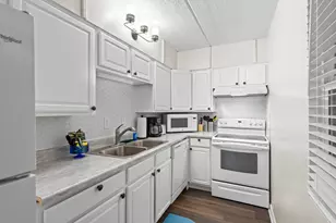 209 W Miracle Strip Parkway W, Mary Esther, FL 32569 - Photo 2