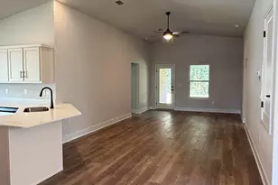 2400 Aleia Ln, Crestview, FL 32536 - Photo 6