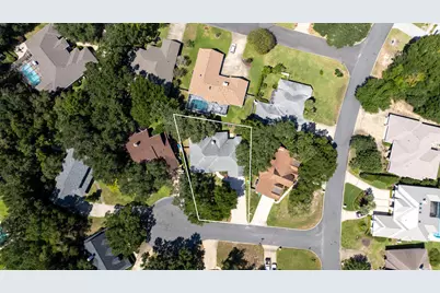 2809 Lee Trevino Court, Shalimar, FL 32579 - Photo 2