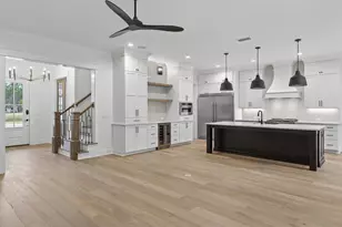 453 Shimmer Cir, Freeport, FL 32439 - Photo 8