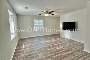 326 Washington Ave, Valparaiso, FL 32580 - Photo 4